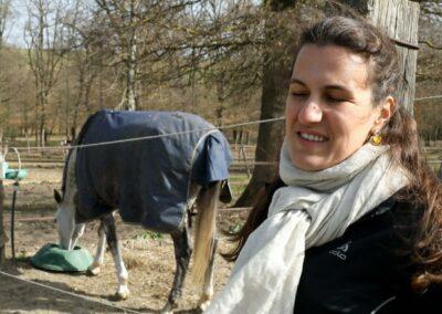 Laeticia Bernard est une athlète d'équitation étant aveugle de naissance